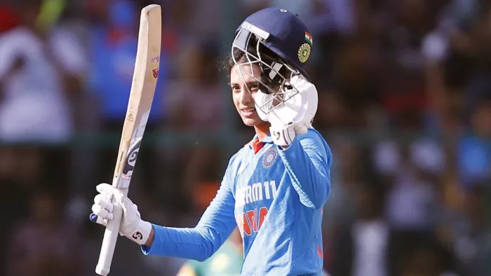 IND W vs SA W: Smriti Mandhana ने लगातार दूसरा शतक जड़कर कर डाली Virat Kohli की बराबरी, रिकॉर्ड्स की लगाई झड़ी